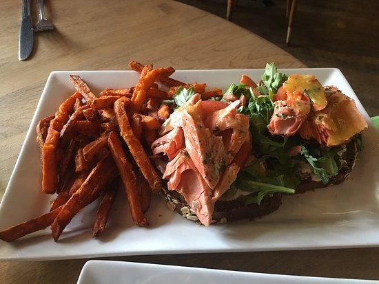 Kells Irish Restaurant & Pub